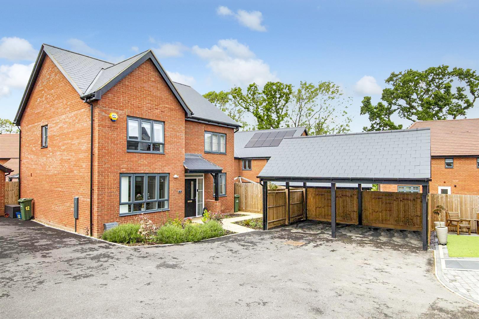 4 bed property in Friesland Avenue, Milton Keynes